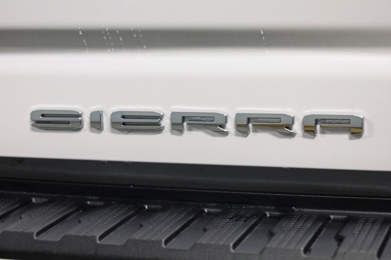 GMC Sierra 2500HD 4WD Crew Cab 159" Denali 2023