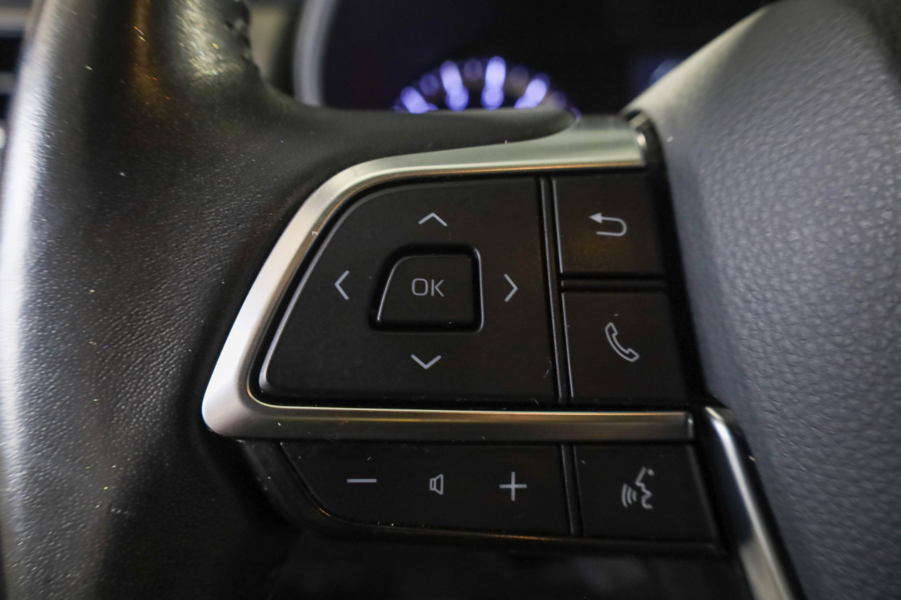 Toyota Highlander LE AWD (Natl) 2020