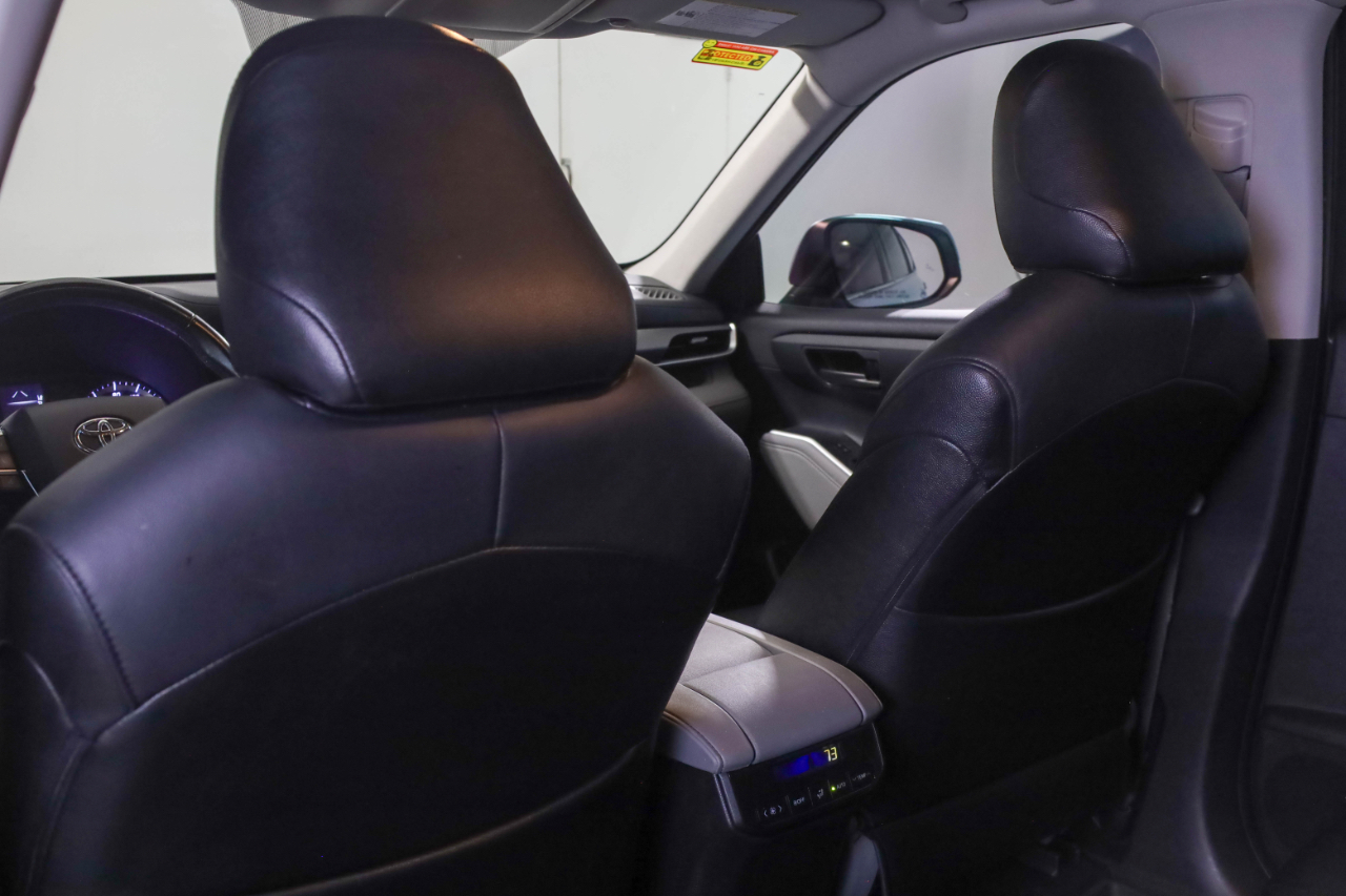 Toyota Highlander LE AWD (Natl) 2020