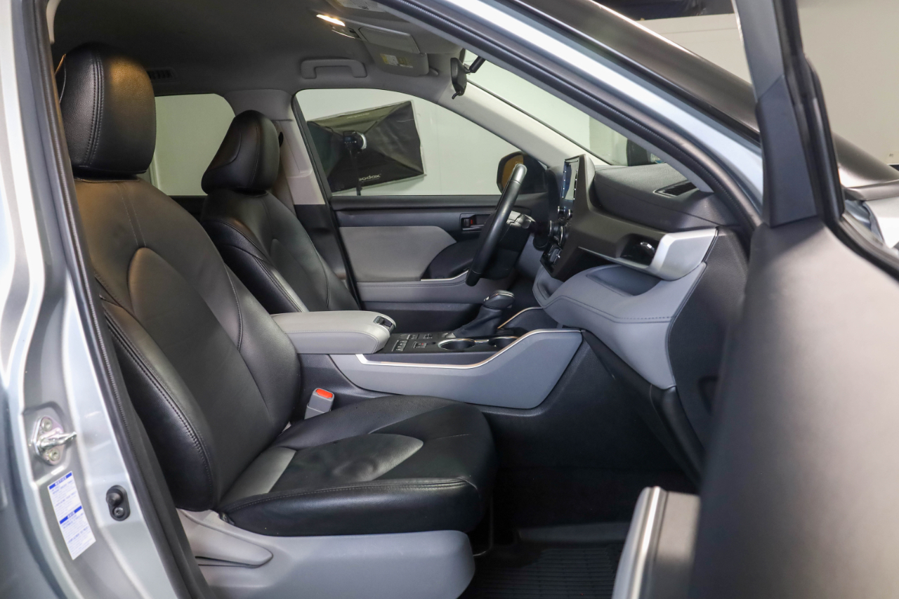 Toyota Highlander LE AWD (Natl) 2020