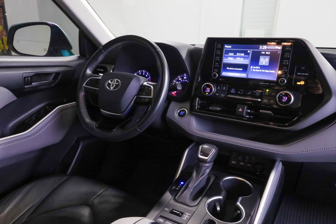 Toyota Highlander LE AWD (Natl) 2020