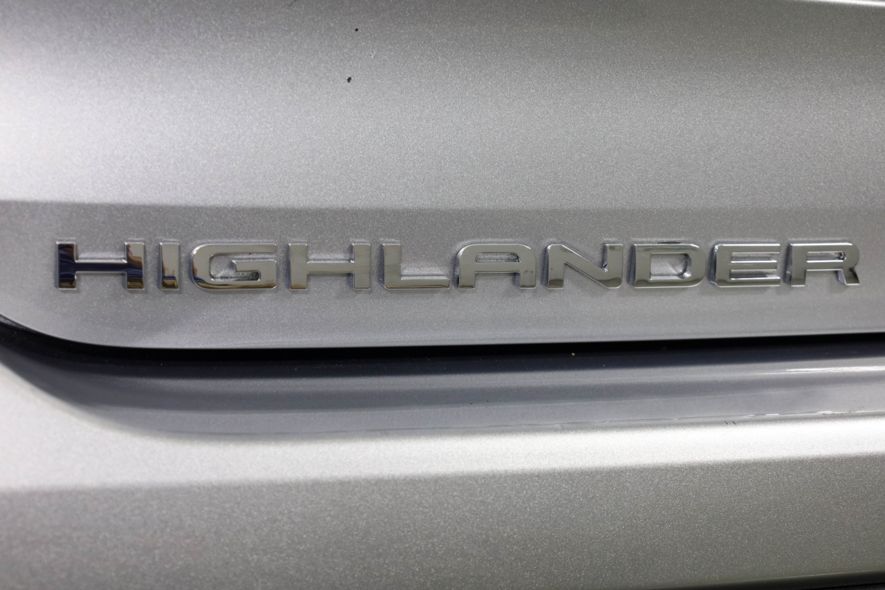 Toyota Highlander LE AWD (Natl) 2020