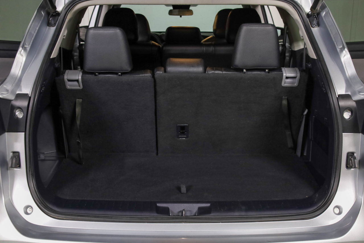 Toyota Highlander LE AWD (Natl) 2020