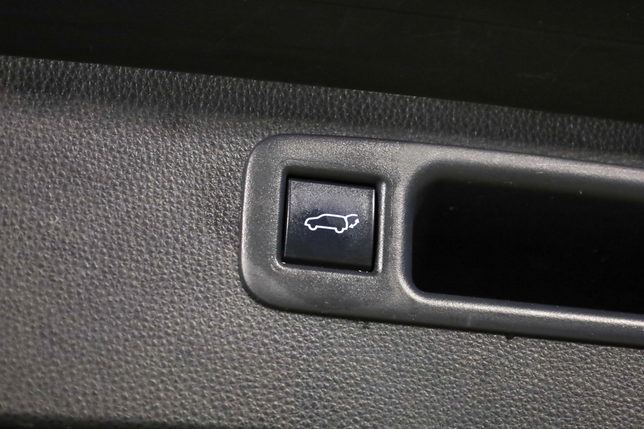 Toyota Highlander LE AWD (Natl) 2020