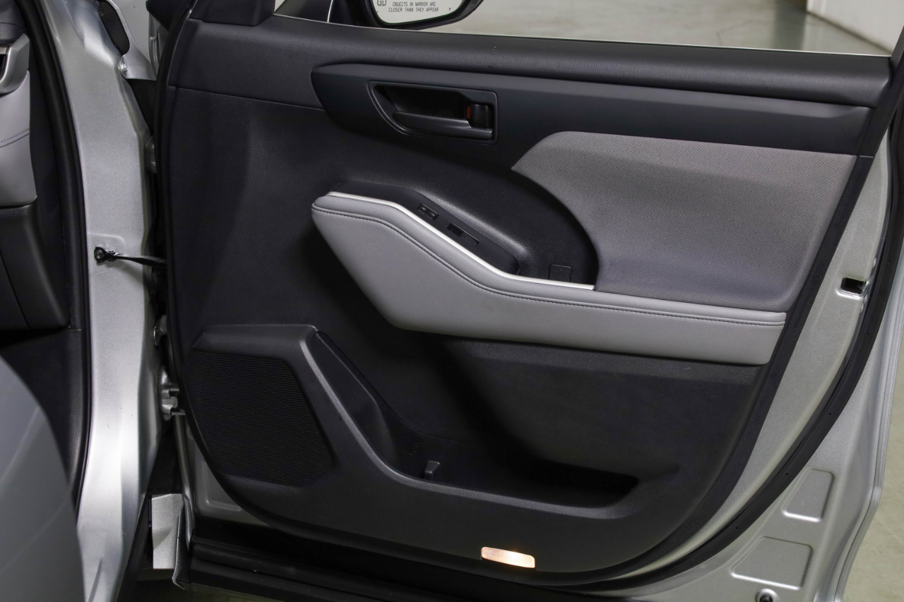 Toyota Highlander LE AWD (Natl) 2020