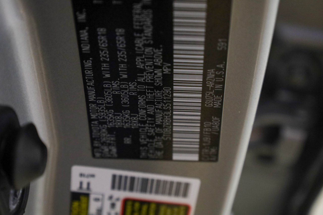 Toyota Highlander LE AWD (Natl) 2020