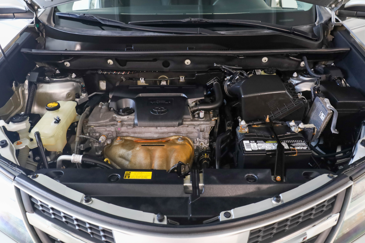 Toyota RAV4 FWD 4dr XLE (Natl) 2015