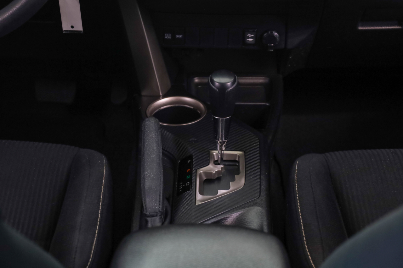 Toyota RAV4 FWD 4dr XLE (Natl) 2015