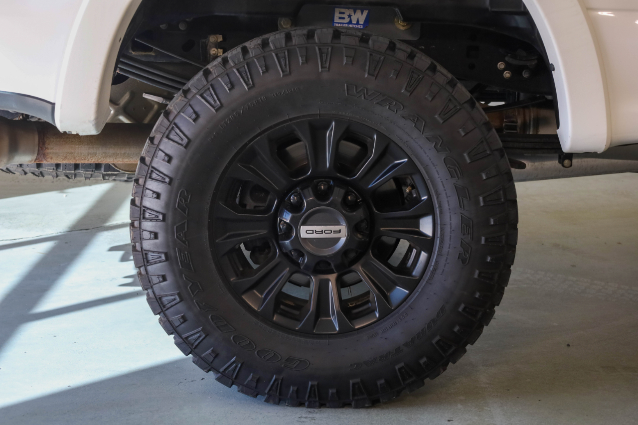 Ford Super Duty F-250 SRW Lariat 4WD Crew Cab 8' Box 2022