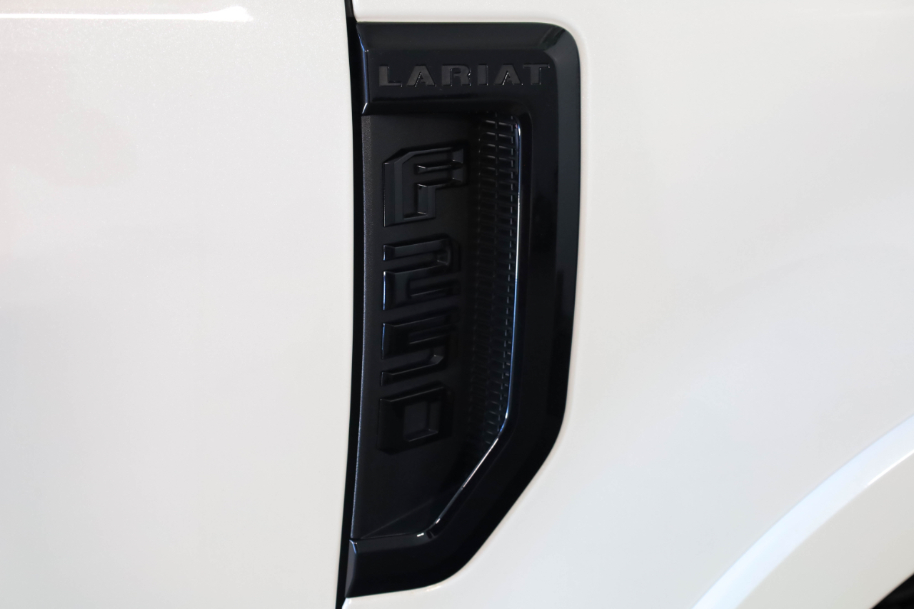 Ford Super Duty F-250 SRW Lariat 4WD Crew Cab 8' Box 2022