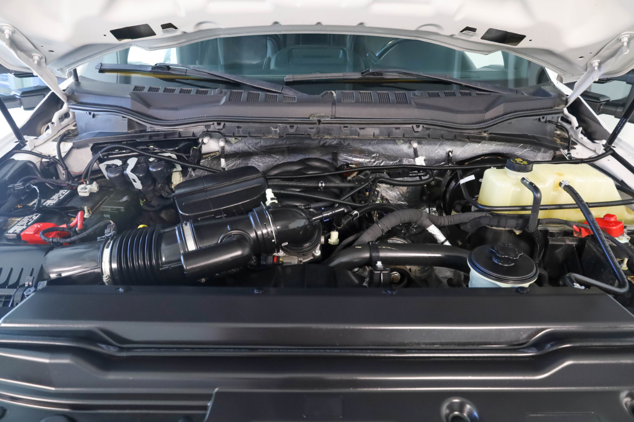 Ford Super Duty F-250 SRW Lariat 4WD Crew Cab 8' Box 2022