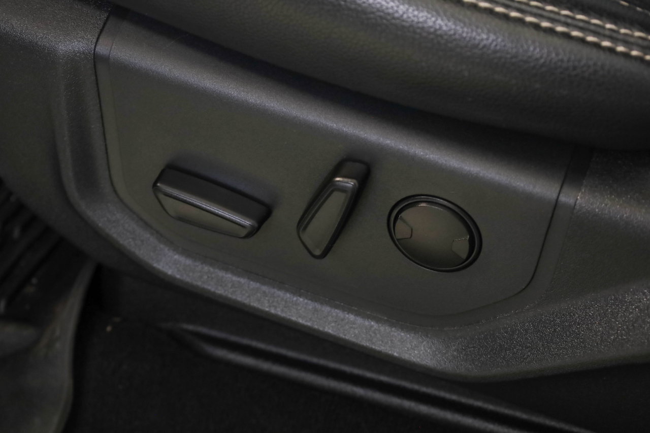 Ford Super Duty F-250 SRW Lariat 4WD Crew Cab 8' Box 2022