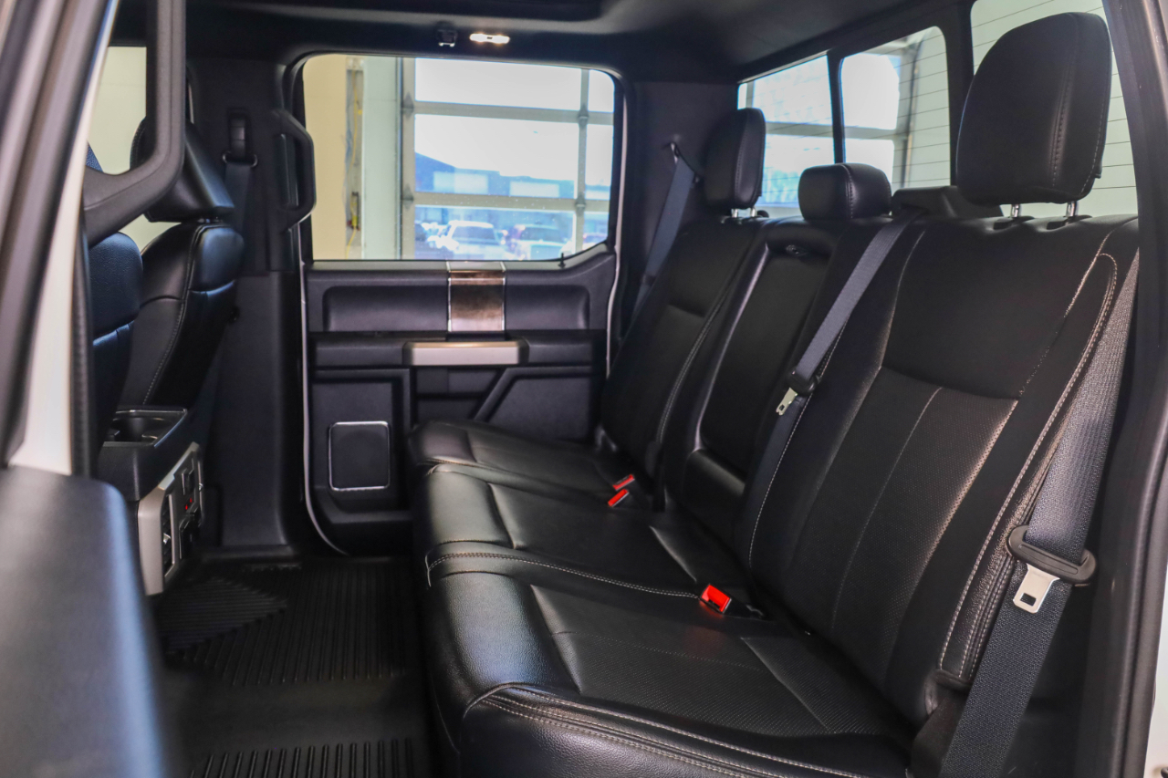 Ford Super Duty F-250 SRW Lariat 4WD Crew Cab 8' Box 2022