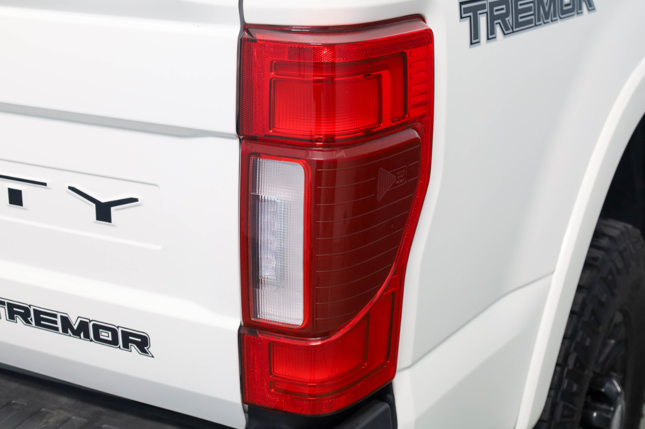 Ford Super Duty F-250 SRW Lariat 4WD Crew Cab 8' Box 2022