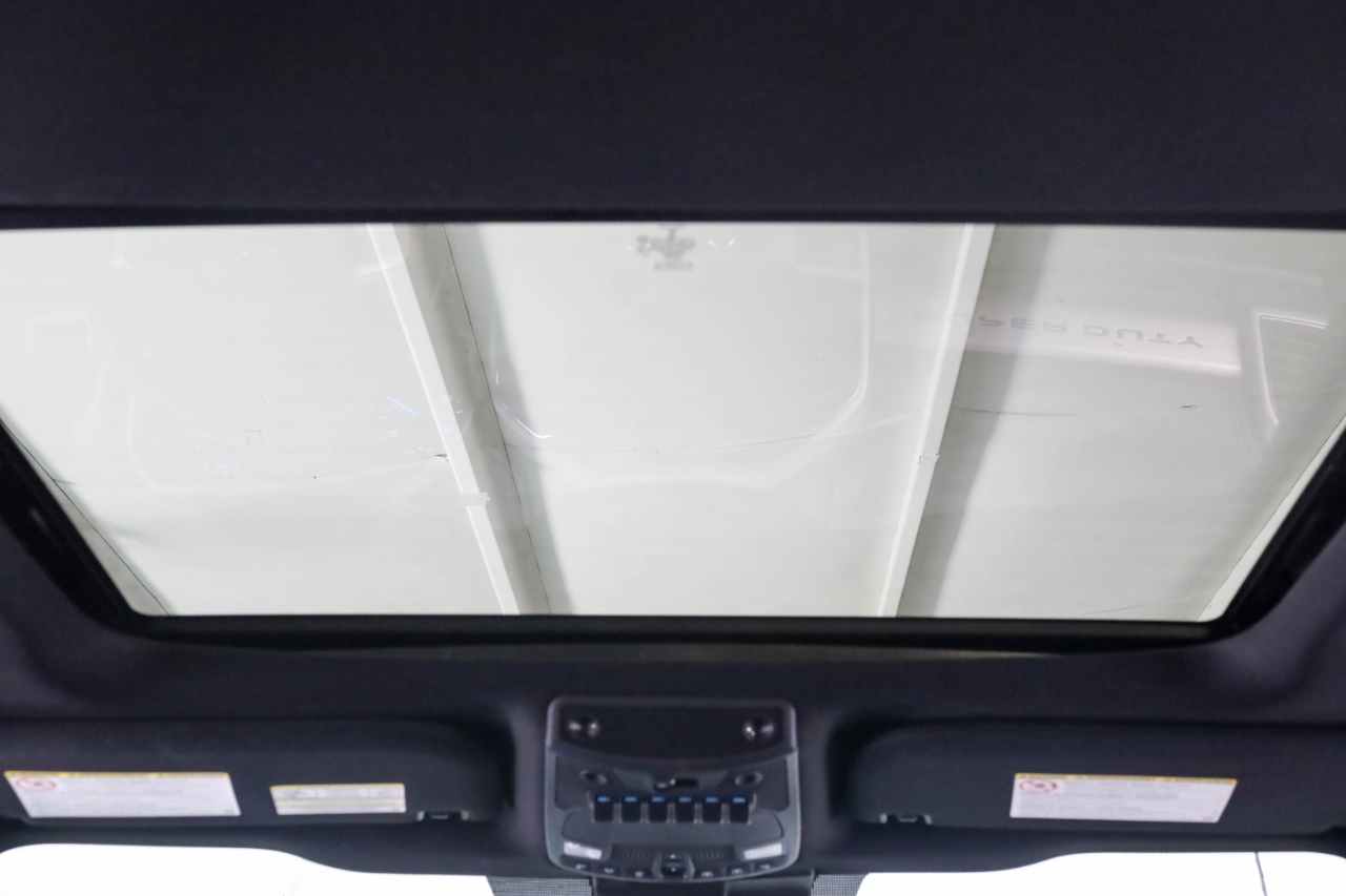 Ford Super Duty F-250 SRW Lariat 4WD Crew Cab 8' Box 2022