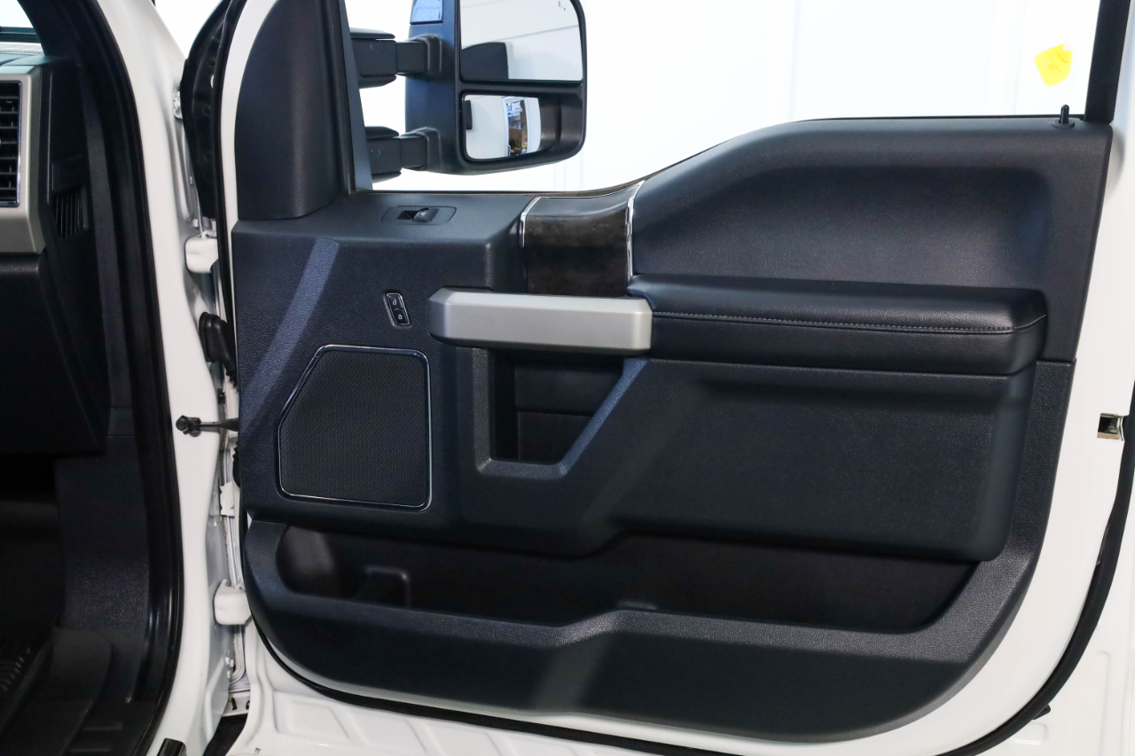 Ford Super Duty F-250 SRW Lariat 4WD Crew Cab 8' Box 2022