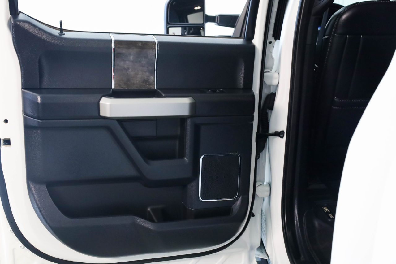 Ford Super Duty F-250 SRW Lariat 4WD Crew Cab 8' Box 2022