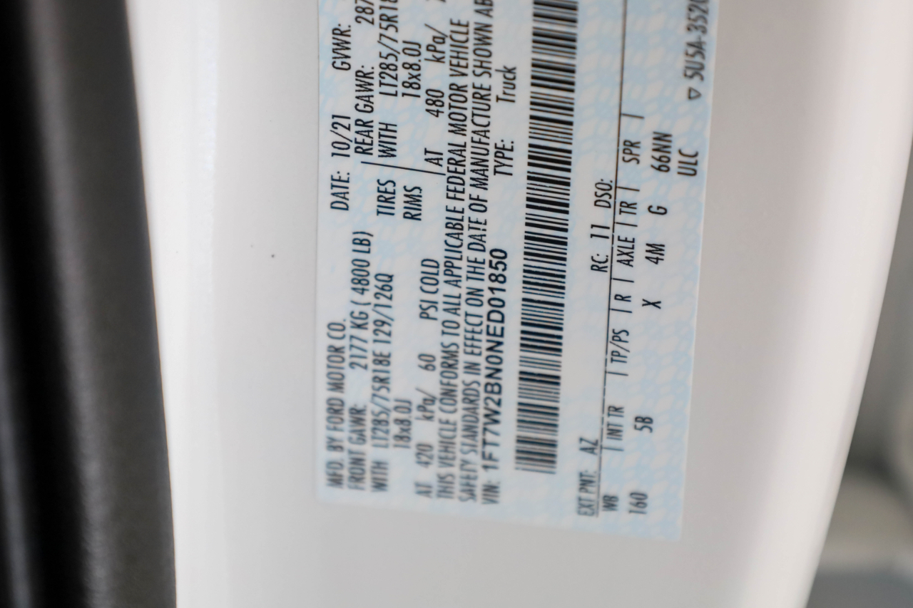 Ford Super Duty F-250 SRW Lariat 4WD Crew Cab 8' Box 2022