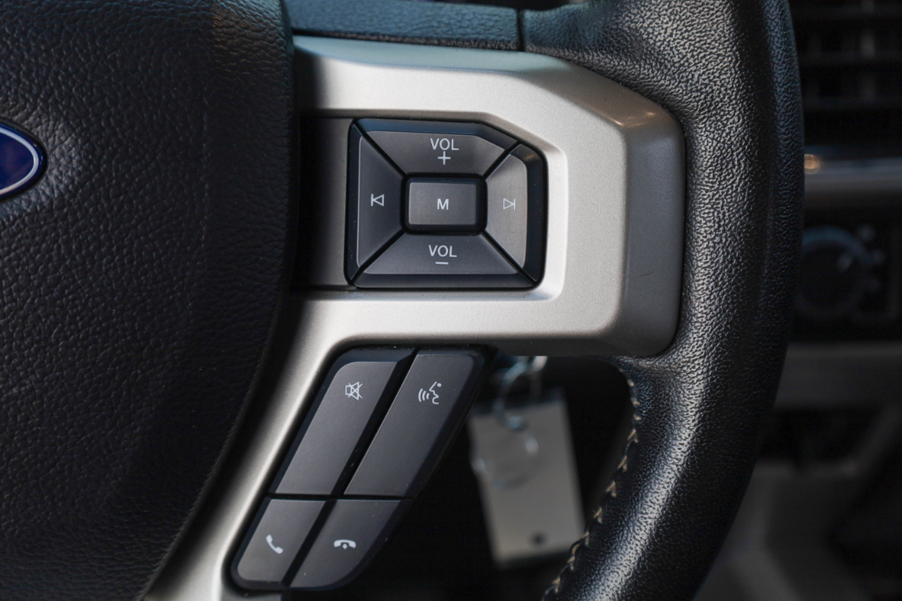 Ford Super Duty F-350 DRW Crew Cab 176" WB Lariat 4WD 2019