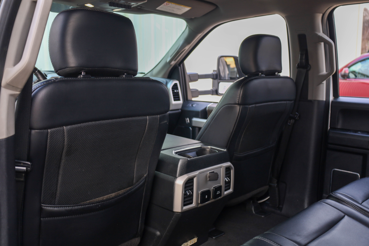 Ford Super Duty F-350 DRW Crew Cab 176" WB Lariat 4WD 2019