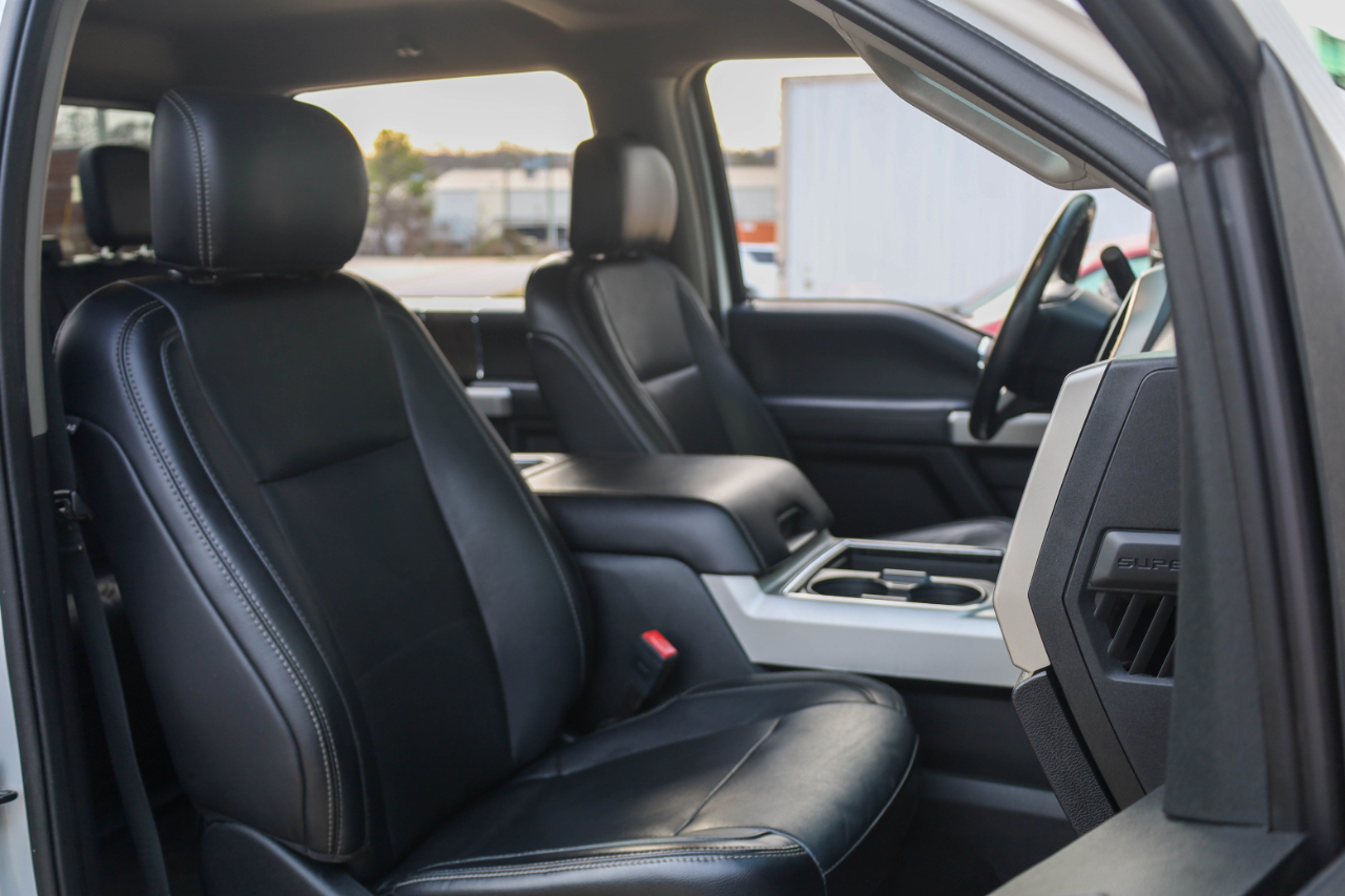 Ford Super Duty F-350 DRW Crew Cab 176" WB Lariat 4WD 2019