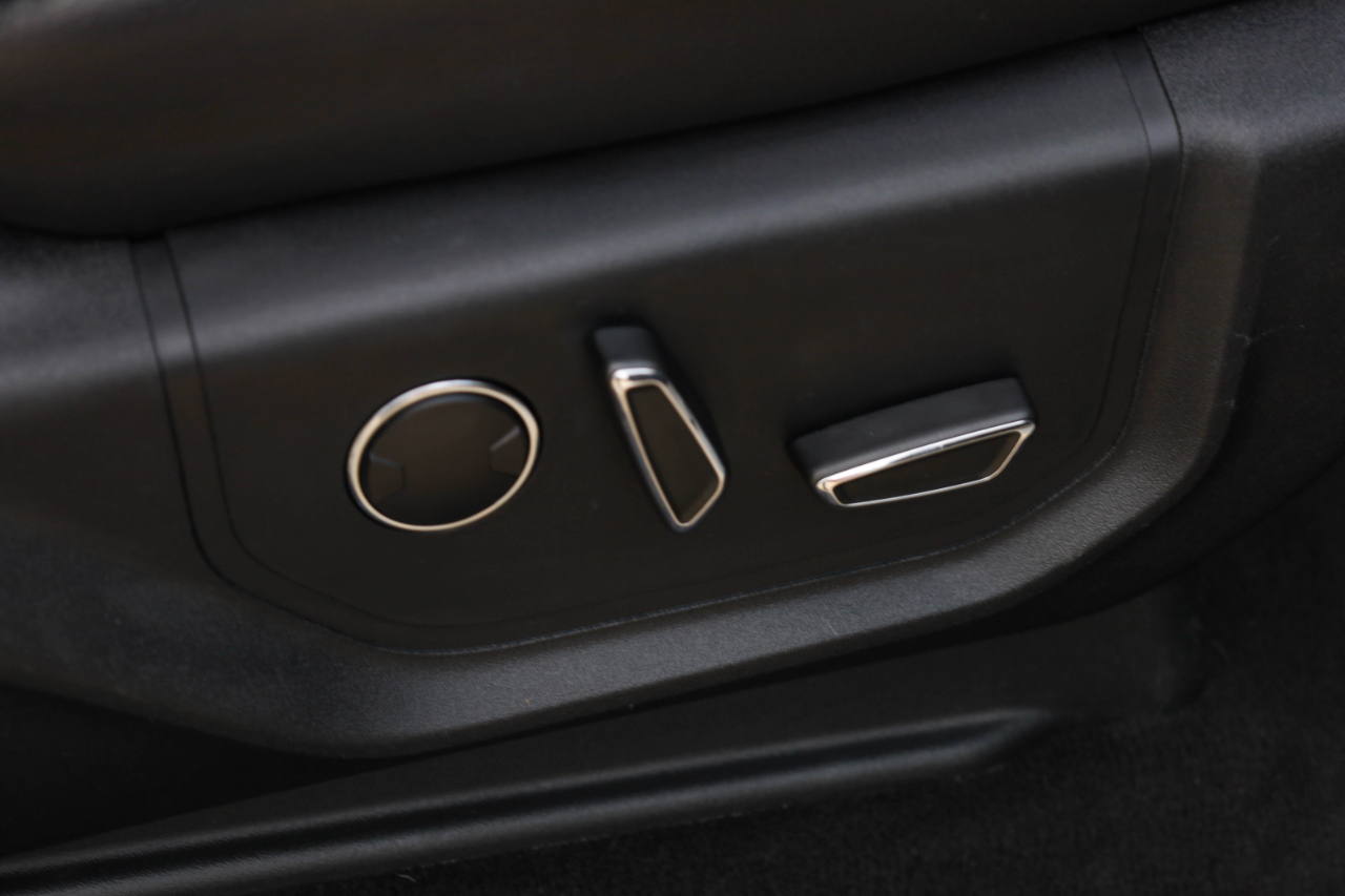 Ford Super Duty F-350 DRW Crew Cab 176" WB Lariat 4WD 2019