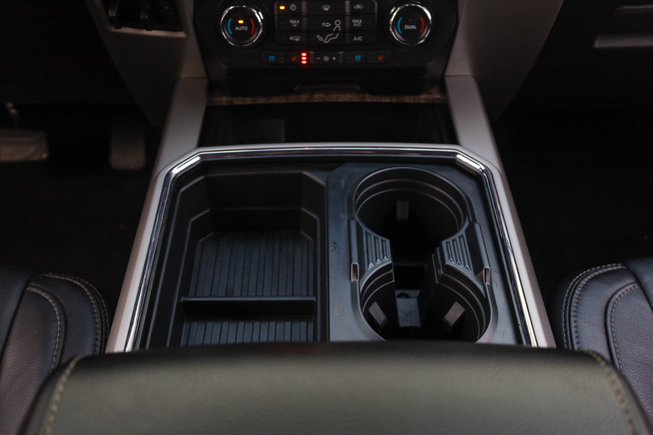 Ford Super Duty F-350 DRW Crew Cab 176" WB Lariat 4WD 2019