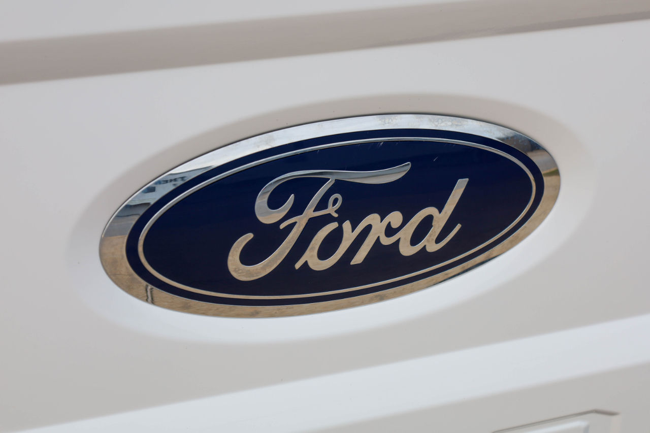 Ford Super Duty F-350 DRW Crew Cab 176" WB Lariat 4WD 2019