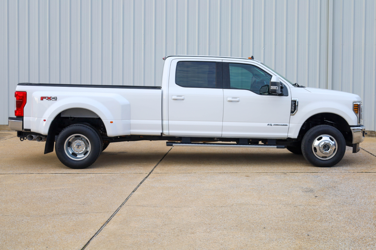 Ford Super Duty F-350 DRW Crew Cab 176" WB Lariat 4WD 2019