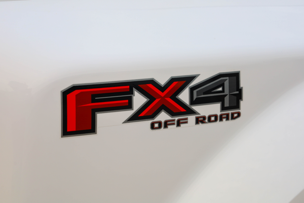 Ford Super Duty F-350 DRW Crew Cab 176" WB Lariat 4WD 2019