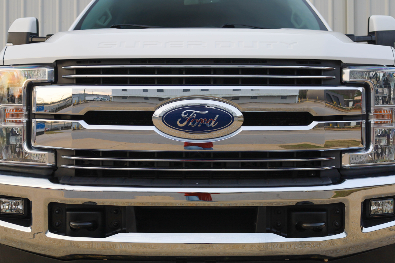 Ford Super Duty F-350 DRW Crew Cab 176" WB Lariat 4WD 2019