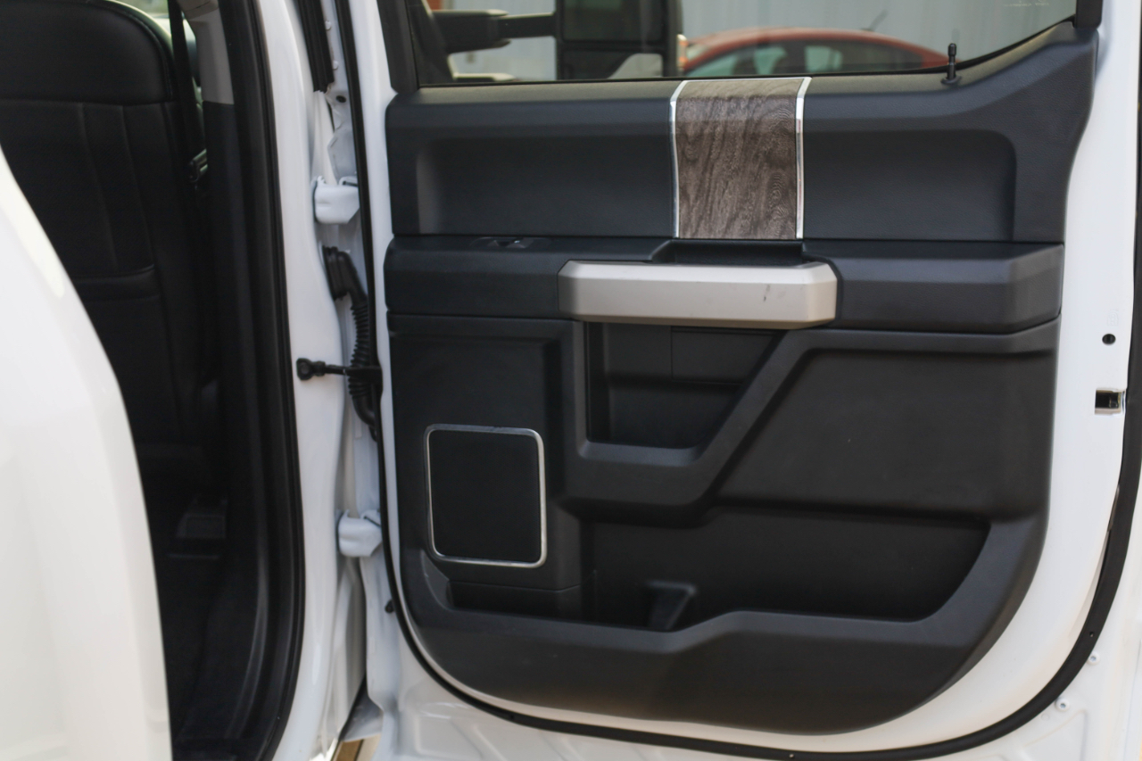 Ford Super Duty F-350 DRW Crew Cab 176" WB Lariat 4WD 2019