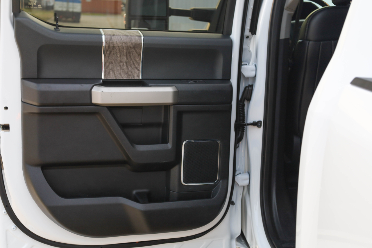 Ford Super Duty F-350 DRW Crew Cab 176" WB Lariat 4WD 2019