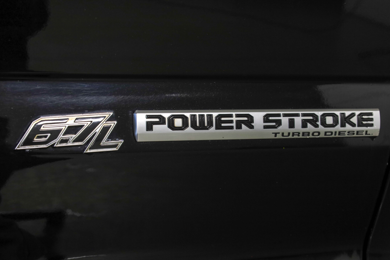 Ford Super Duty F-350 SRW Lariat 4WD Crew Cab 8' Box 2020