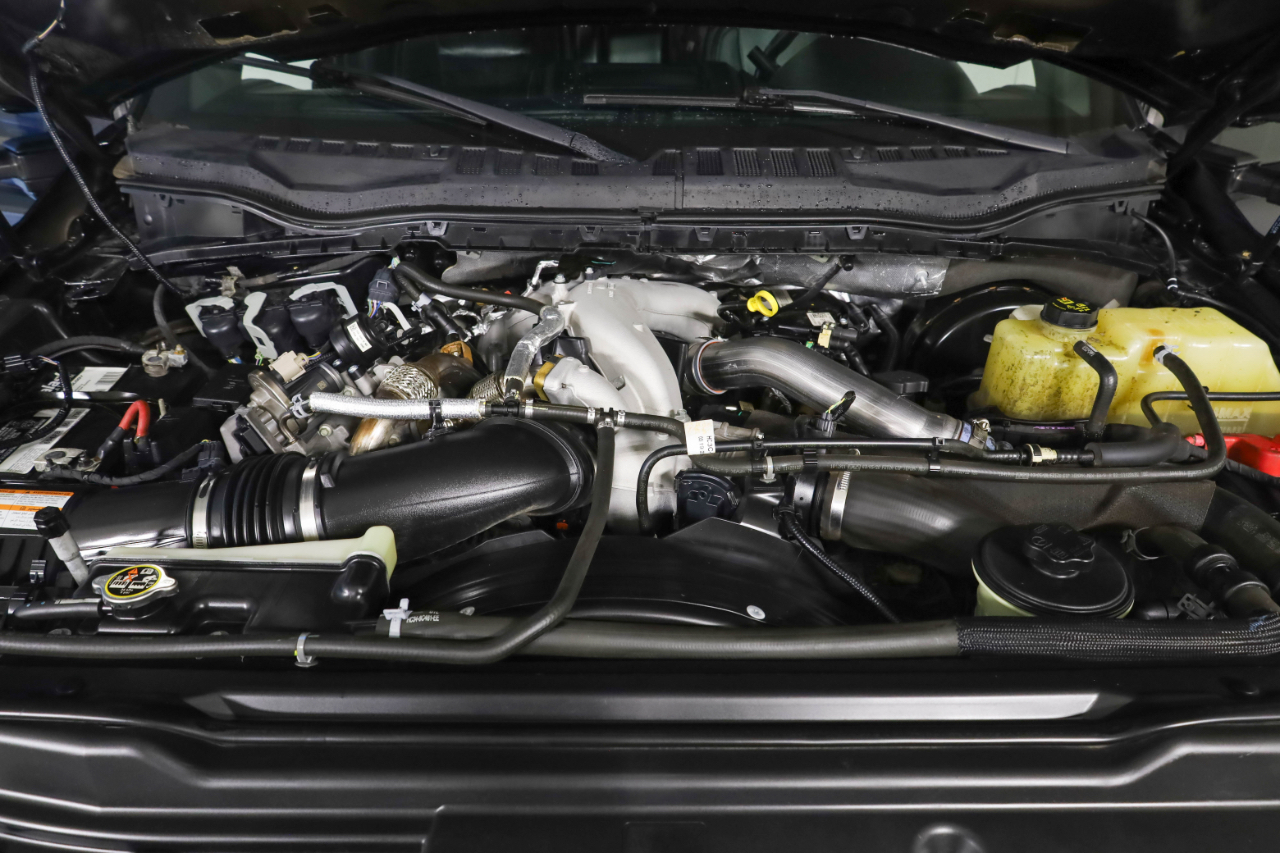 Ford Super Duty F-350 SRW Lariat 4WD Crew Cab 8' Box 2020