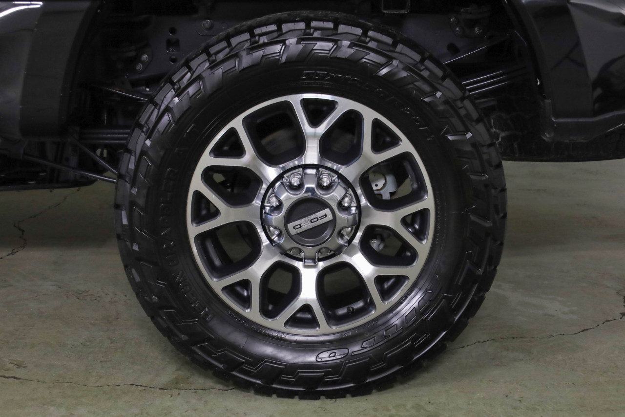 Ford Super Duty F-350 SRW Lariat 4WD Crew Cab 8' Box 2020