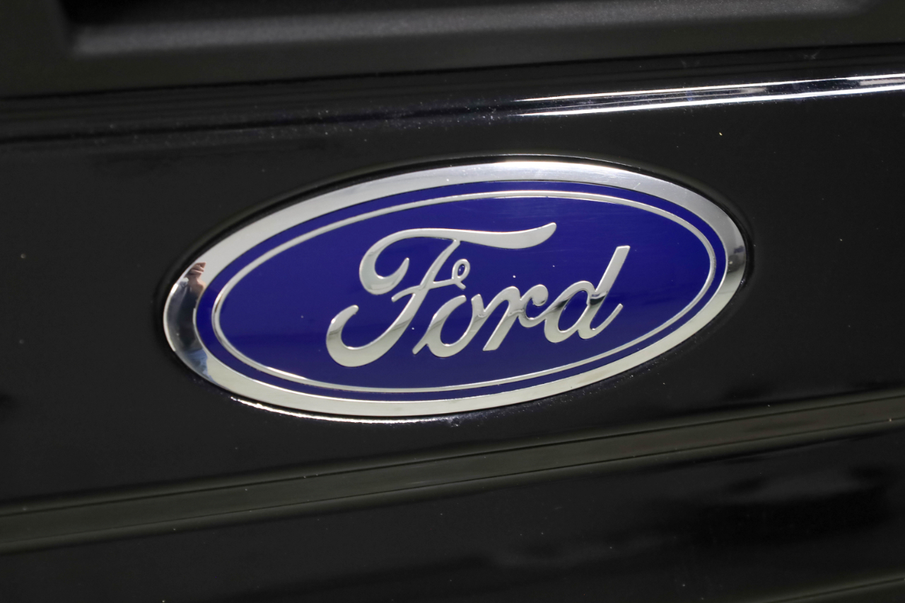 Ford Super Duty F-350 SRW Lariat 4WD Crew Cab 8' Box 2020