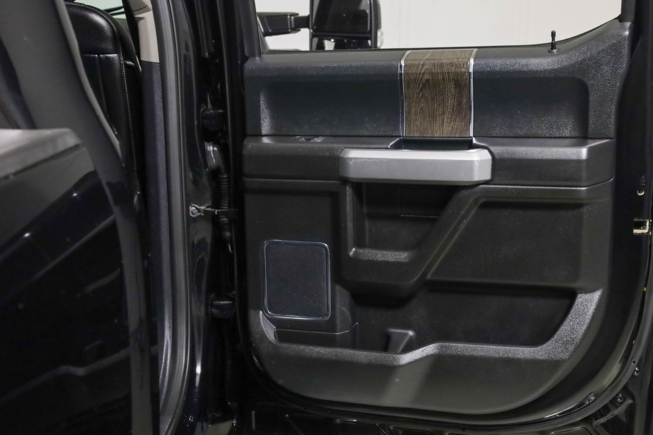 Ford Super Duty F-350 SRW Lariat 4WD Crew Cab 8' Box 2020