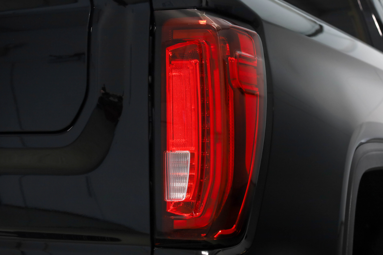 GMC Sierra 1500 4WD Crew Cab 147" AT4 2021