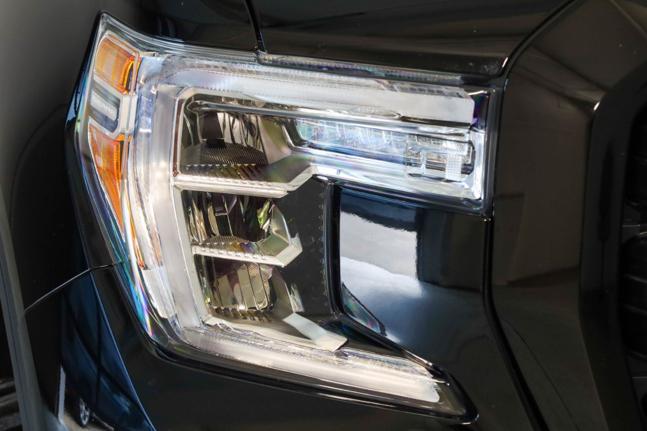 GMC Sierra 1500 4WD Crew Cab 147" AT4 2021