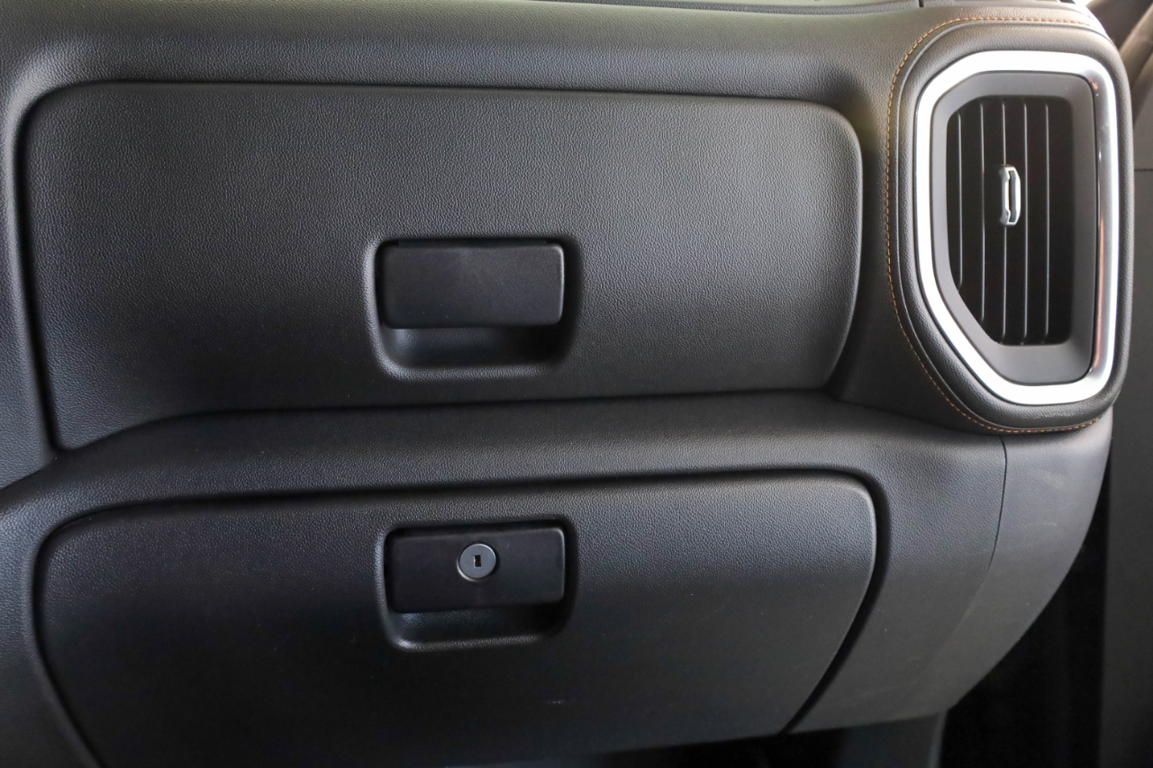 GMC Sierra 1500 4WD Crew Cab 147" AT4 2021