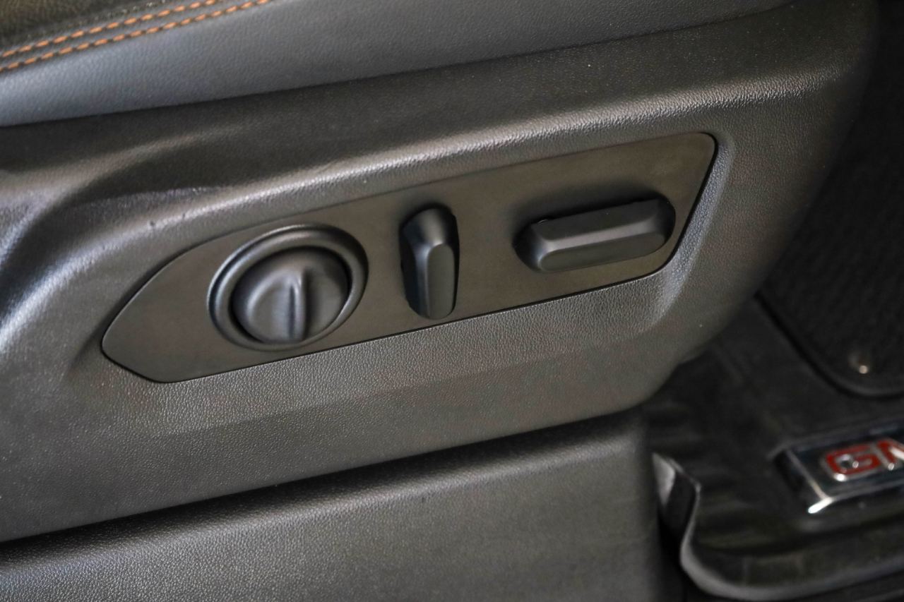 GMC Sierra 1500 4WD Crew Cab 147" AT4 2021