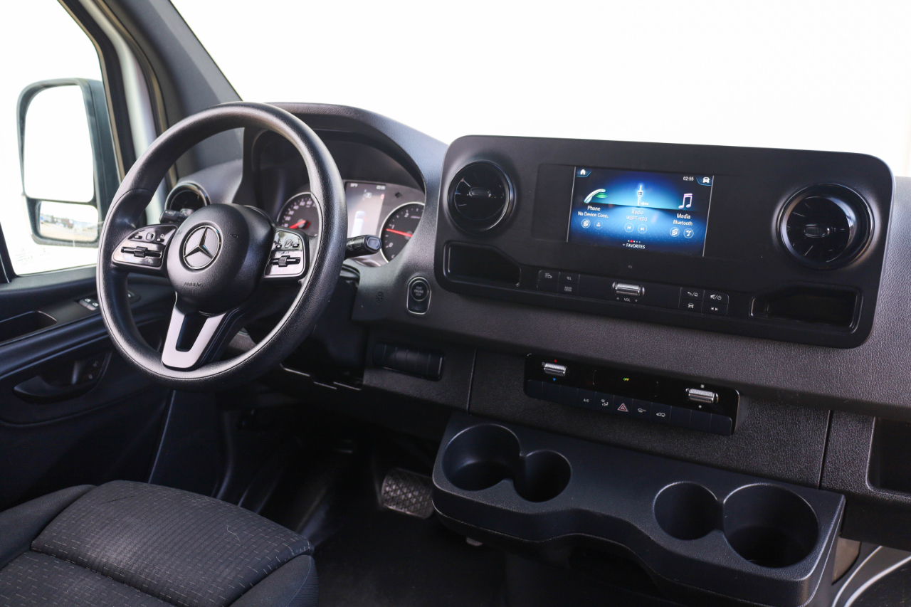 Mercedes-Benz Sprinter Cargo Van 2500 Standard Roof I4 144" RWD 2022