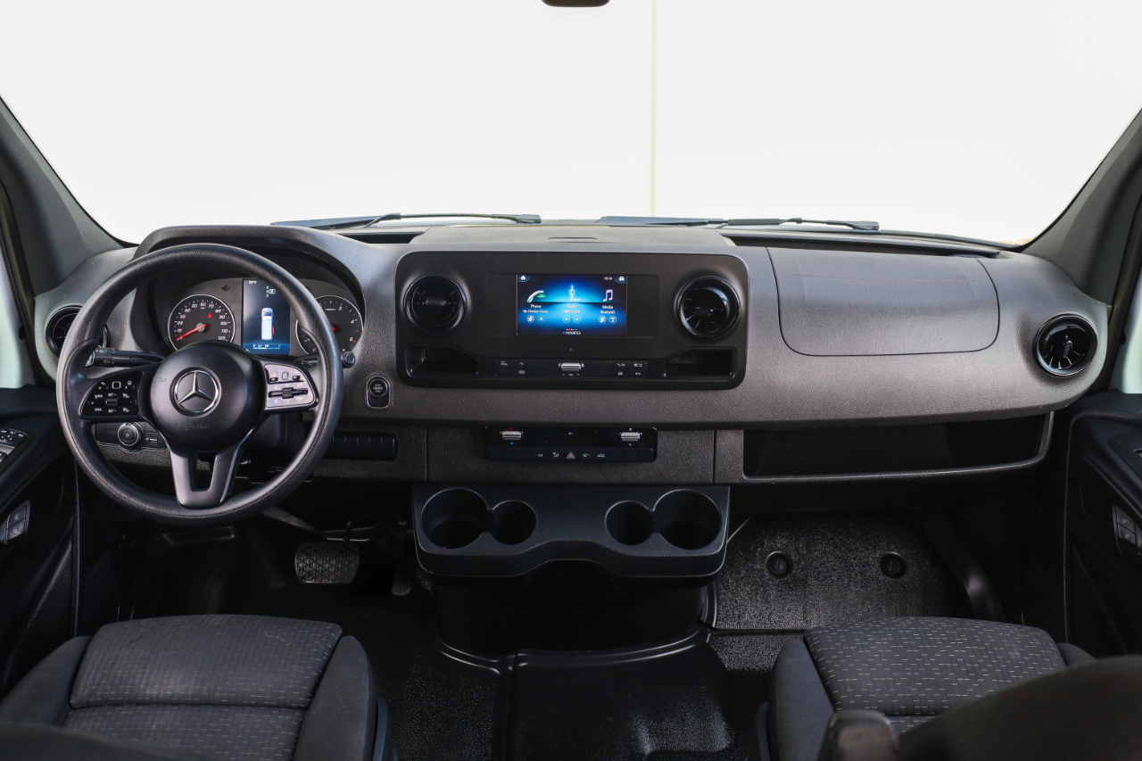 Mercedes-Benz Sprinter Cargo Van 2500 Standard Roof I4 144" RWD 2022