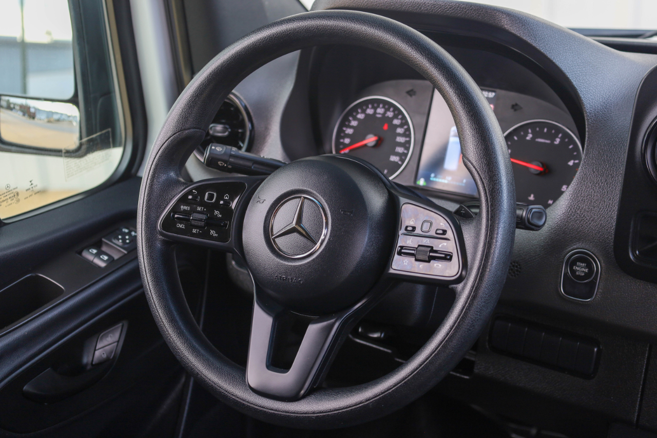 Mercedes-Benz Sprinter Cargo Van 2500 Standard Roof I4 144" RWD 2022