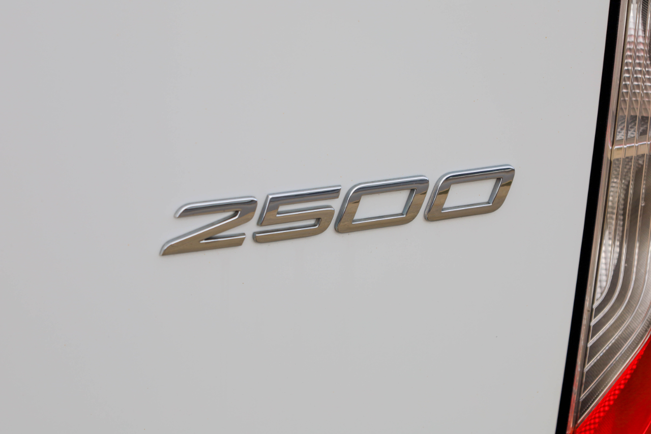 Mercedes-Benz Sprinter Cargo Van 2500 Standard Roof I4 144" RWD 2022