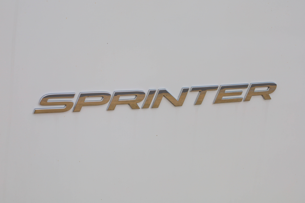 Mercedes-Benz Sprinter Cargo Van 2500 Standard Roof I4 144" RWD 2022