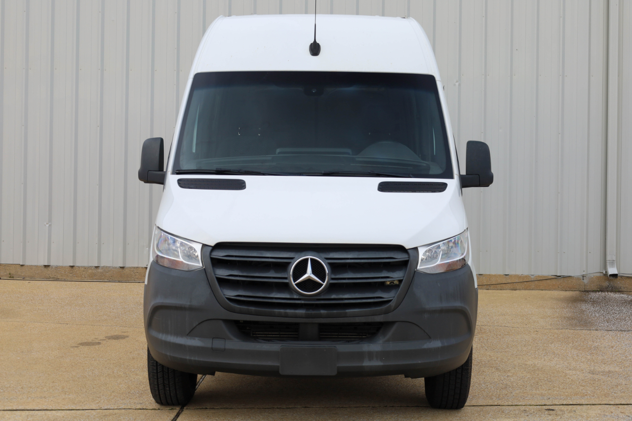 Mercedes-Benz Sprinter Cargo Van 2500 Standard Roof I4 144" RWD 2022