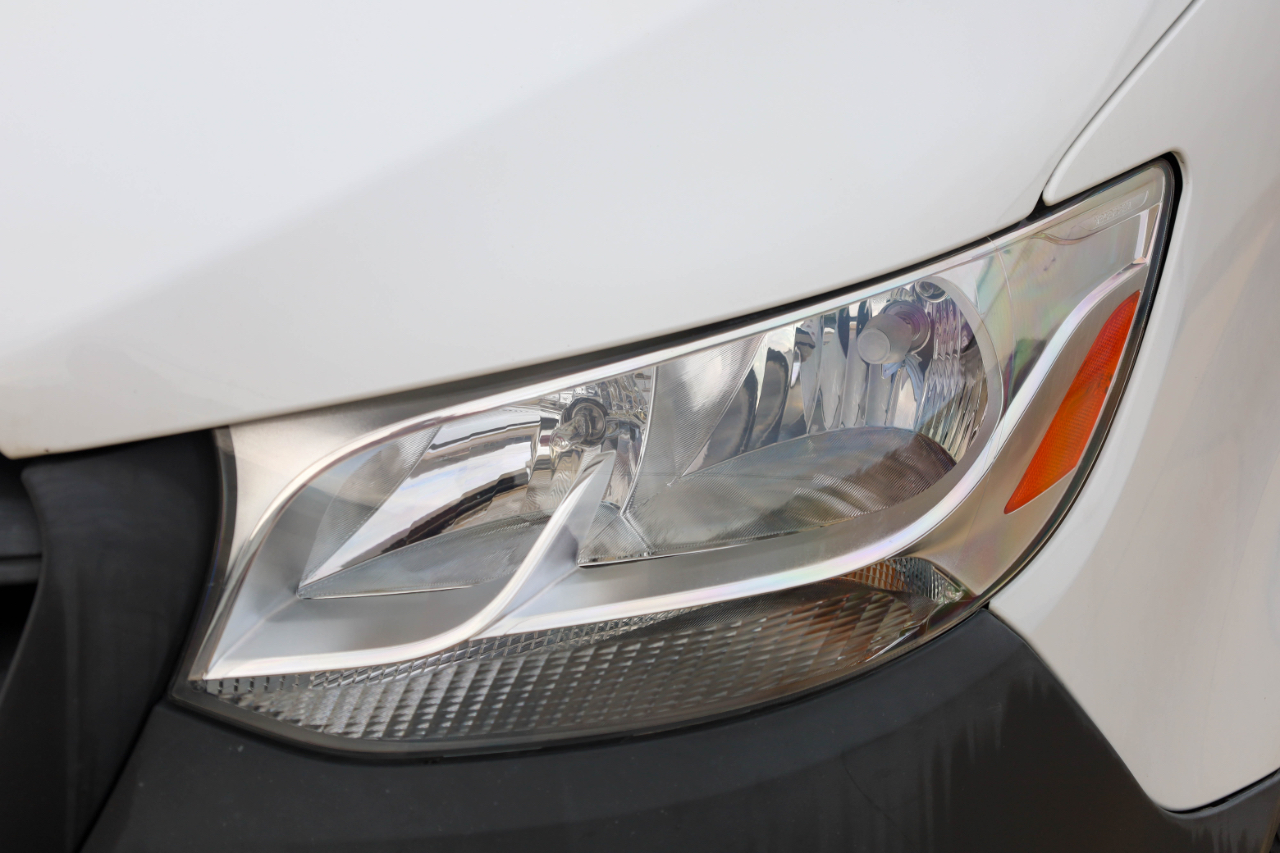 Mercedes-Benz Sprinter Cargo Van 2500 Standard Roof I4 144" RWD 2022