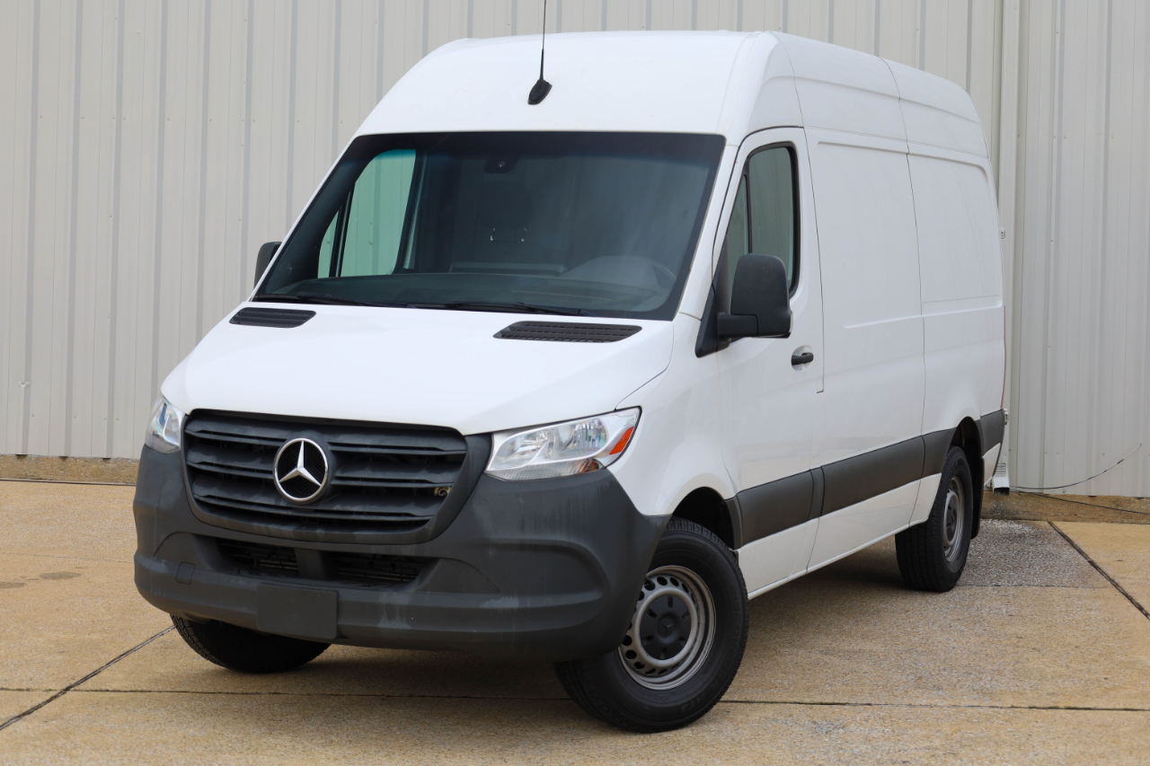 Mercedes-Benz Sprinter Cargo Van 2500 Standard Roof I4 144" RWD 2022
